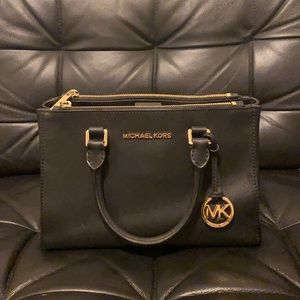Michael Kors Woman Bag (authentic)
